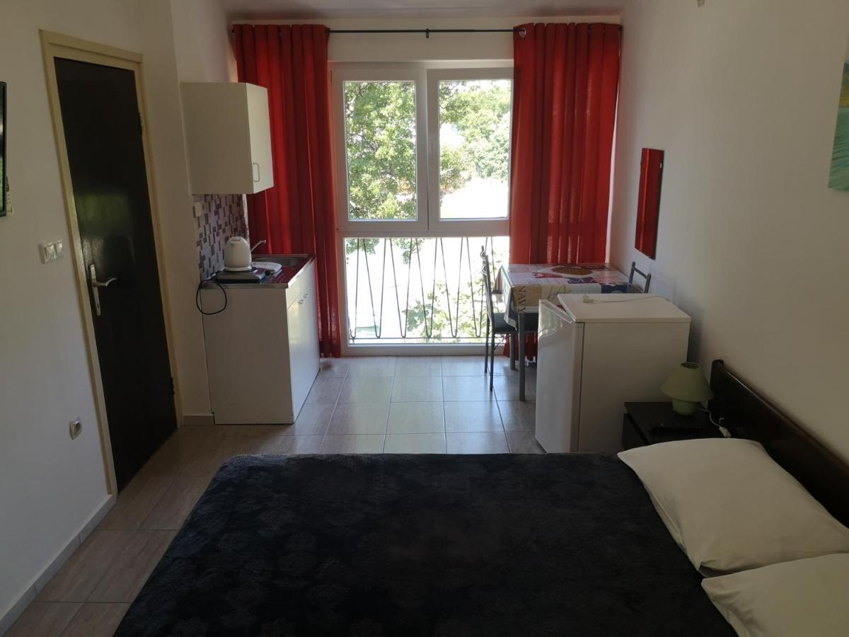 Guest House Morska Grota Povile Esterno foto