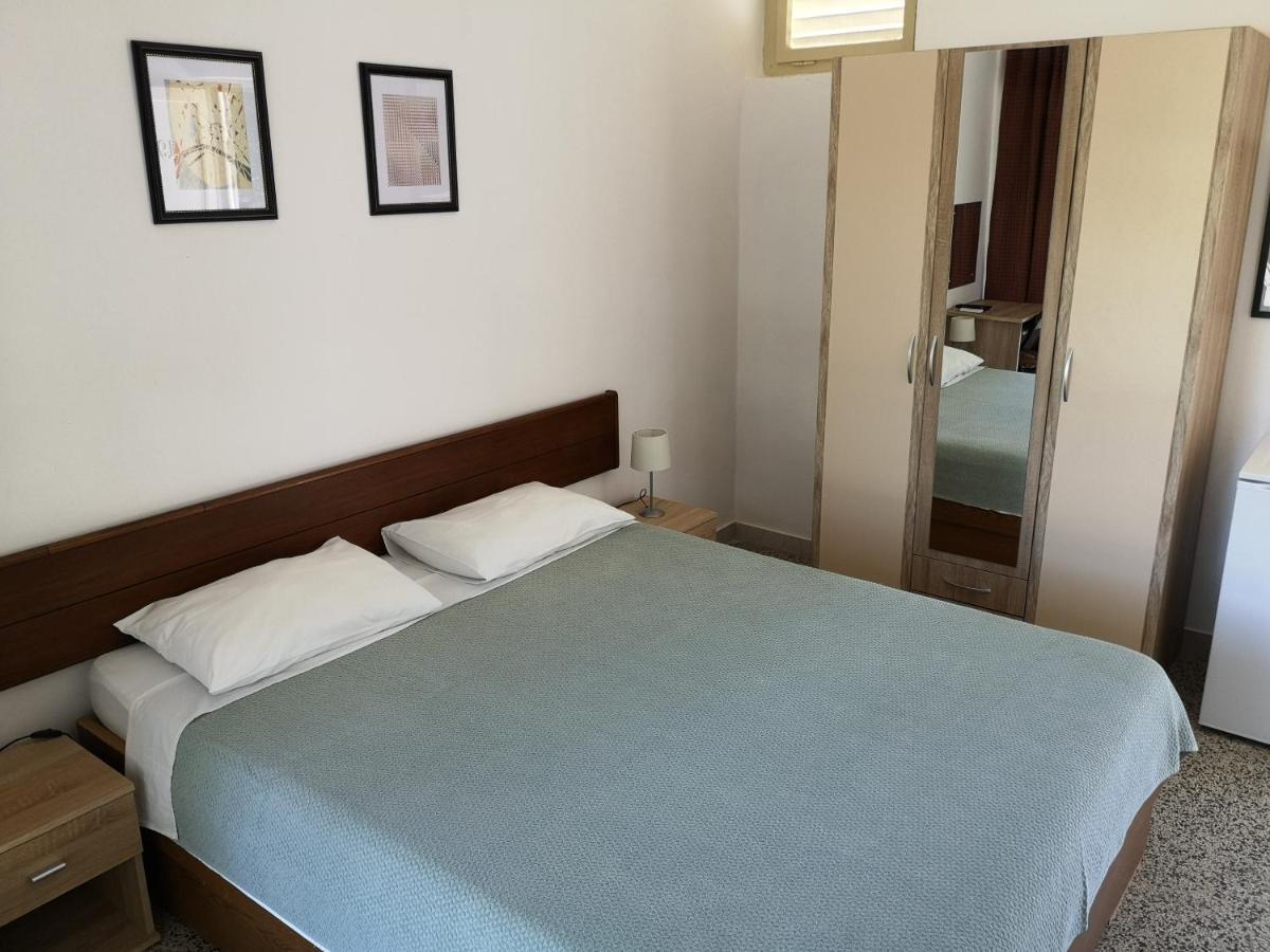 Guest House Morska Grota Povile Esterno foto